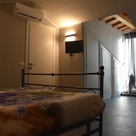 Collina Di Cloe Apartamento Guarene Exterior foto